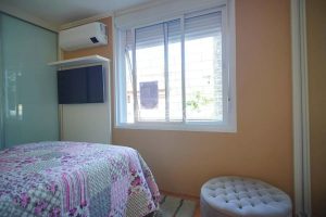 Apartamento à venda com 60m², 2 dormitórios no bairro Jardim do Salso em Porto Alegre - Foto 10