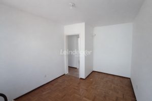 Apartamento à venda com 53m², 2 dormitórios no bairro Menino Deus em Porto Alegre - Foto 4