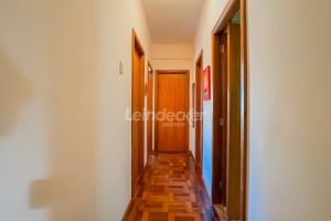 Apartamento à venda com 93m², 3 dormitórios no bairro Rio Branco em Porto Alegre - Foto 2