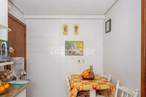 Apartamento à venda com 98m², 3 dormitórios, 1 suíte, 1 vaga no bairro Menino Deus em Porto Alegre - Foto 27