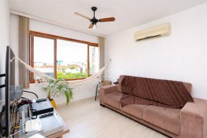 Apartamento à venda com 96m², 3 dormitórios, 1 vaga no bairro Santana em Porto Alegre - Foto 2