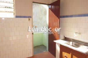 Casa à venda com 124m², 4 dormitórios no bairro Petrópolis em Porto Alegre - Foto 11