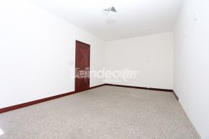 Salas/Conjuntos à venda com 150m² no bairro Centro Histórico em Porto Alegre - Foto 14