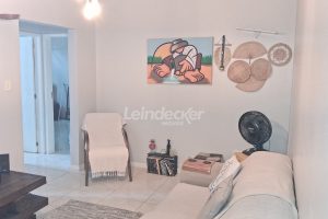 Apartamento à venda com 64m², 2 dormitórios no bairro Teresópolis em Porto Alegre - Foto 2