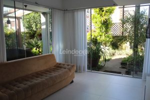 Casa à venda com 485m², 5 dormitórios, 2 suítes, 3 vagas no bairro Auxiliadora em Porto Alegre - Foto 54