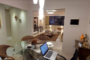 Apartamento à venda com 85m², 2 dormitórios no bairro Rio Branco em Porto Alegre - Foto 3