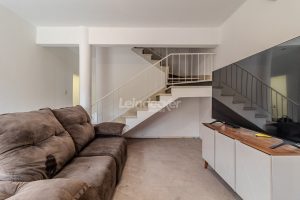 Casa à venda com 170m², 4 dormitórios, 1 vaga no bairro São Geraldo em Porto Alegre - Foto 3