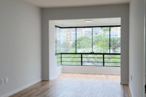 Apartamento à venda com 90m², 2 dormitórios, 1 vaga no bairro Petrópolis em Porto Alegre - Foto 1