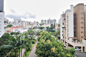 Apartamento à venda com 90m², 2 dormitórios, 1 vaga no bairro Petrópolis em Porto Alegre - Foto 4