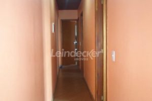 Casa à venda com 150m², 4 dormitórios, 4 vagas no bairro Jardim do Salso em Porto Alegre - Foto 8