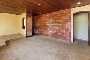 Casa à venda com 318m², 4 dormitórios, 2 suítes, 5 vagas no bairro Três Figueiras em Porto Alegre - Foto 14