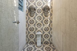 Casa à venda com 318m², 4 dormitórios, 2 suítes, 5 vagas no bairro Três Figueiras em Porto Alegre - Foto 22