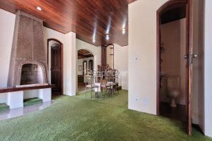 Casa à venda com 318m², 4 dormitórios, 2 suítes, 5 vagas no bairro Três Figueiras em Porto Alegre - Foto 39