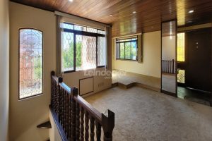 Casa à venda com 318m², 4 dormitórios, 2 suítes, 5 vagas no bairro Três Figueiras em Porto Alegre - Foto 57