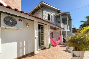 Casa à venda com 116m², 3 dormitórios, 2 vagas no bairro Jardim São Pedro em Porto Alegre - Foto 1