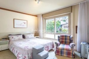 Apartamento à venda com 119m², 3 dormitórios, 1 suíte, 1 vaga no bairro Petrópolis em Porto Alegre - Foto 9