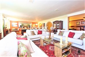 Casa à venda com 486m², 3 dormitórios, 1 suíte, 4 vagas no bairro Ipanema em Porto Alegre - Foto 1