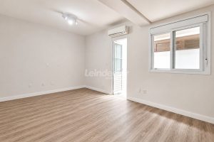 Kitnet à venda com 28m² no bairro Bela Vista em Porto Alegre - Foto 2