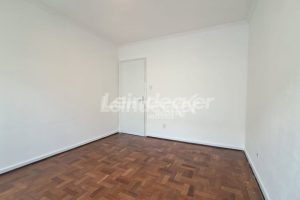 Apartamento à venda com 60m², 2 dormitórios no bairro Centro Histórico em Porto Alegre - Foto 4