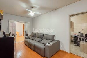 Apartamento à venda com 104m², 3 dormitórios, 1 vaga no bairro Jardim do Salso em Porto Alegre - Foto 2