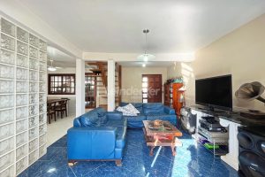 Casa à venda com 204m², 3 dormitórios, 1 suíte, 3 vagas no bairro Ipanema em Porto Alegre - Foto 4