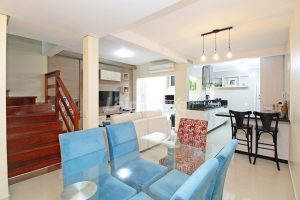 Casa em Condomínio à venda com 133m², 3 dormitórios, 1 suíte, 2 vagas no bairro Tristeza em Porto Alegre - Foto 3