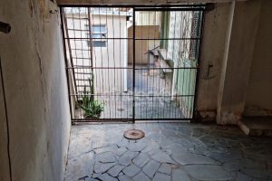 Casa à venda com 83m², 3 dormitórios, 3 vagas no bairro Petrópolis em Porto Alegre - Foto 3