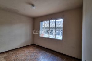 Casa à venda com 83m², 3 dormitórios, 3 vagas no bairro Petrópolis em Porto Alegre - Foto 10