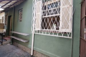 Casa à venda com 83m², 3 dormitórios, 3 vagas no bairro Petrópolis em Porto Alegre - Foto 18