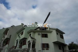 Sobrado à venda com 177m², 4 dormitórios, 1 suíte, 3 vagas no bairro Jardim Floresta em Porto Alegre - Foto 2