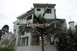 Sobrado à venda com 177m², 4 dormitórios, 1 suíte, 3 vagas no bairro Jardim Floresta em Porto Alegre - Foto 4