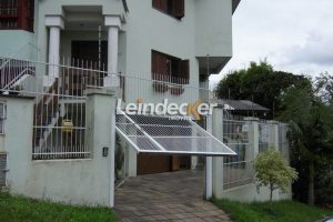 Sobrado à venda com 177m², 4 dormitórios, 1 suíte, 3 vagas no bairro Jardim Floresta em Porto Alegre - Foto 3