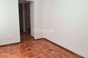 Apartamento à venda com 58m², 2 dormitórios no bairro Centro Histórico em Porto Alegre - Foto 4