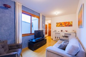 Apartamento à venda com 74m², 2 dormitórios, 1 suíte, 1 vaga no bairro Menino Deus em Porto Alegre - Foto 2