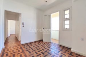 Apartamento à venda com 56m², 2 dormitórios no bairro Independência em Porto Alegre - Foto 1