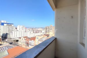Apartamento à venda com 56m², 2 dormitórios no bairro Independência em Porto Alegre - Foto 3