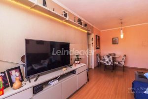 Apartamento à venda com 61m², 2 dormitórios, 1 vaga no bairro Teresópolis em Porto Alegre - Foto 3