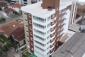 Apartamento à venda com 97m², 3 dormitórios, 1 suíte, 2 vagas no bairro Boa Vista em Porto Alegre - Foto 1