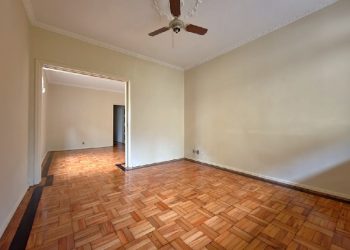 Casa para alugar com 130m², 3 dormitórios no bairro Medianeira em Porto Alegre