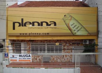 Casa Comercial para alugar com 400m² no bairro Santa Cecilia em Porto Alegre