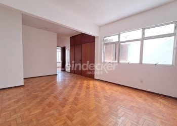 Apartamento para alugar com 90m², 3 dormitórios no bairro Auxiliadora em Porto Alegre