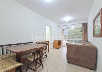 Apartamento para alugar com 80m², 3 dormitórios, 1 vaga no bairro Chácara das Pedras em Porto Alegre