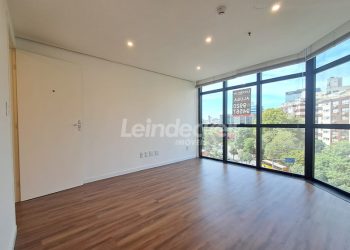 Sala para alugar com 31m², 1 vaga no bairro Rio Branco em Porto Alegre