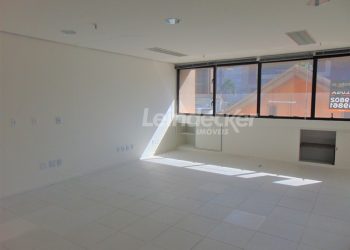 Sala para alugar com 45m² no bairro Menino Deus em Porto Alegre