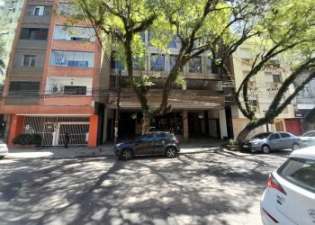 Sala para alugar com 50m², 1 vaga no bairro Cidade Baixa em Porto Alegre