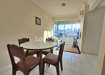 Apartamento para alugar com 77m², 1 dormitório, 1 vaga no bairro Bom Fim em Porto Alegre