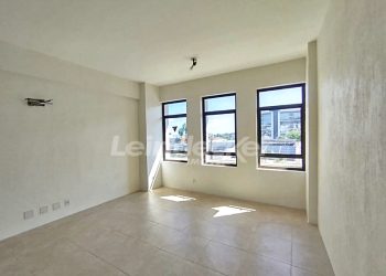 Sala para alugar com 28m² no bairro Tristeza em Porto Alegre