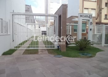 Box para alugar com 10m², 1 vaga no bairro Santa Cecilia em Porto Alegre