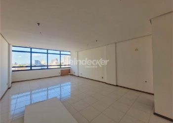 Sala para alugar com 45m², 1 vaga no bairro São Geraldo em Porto Alegre