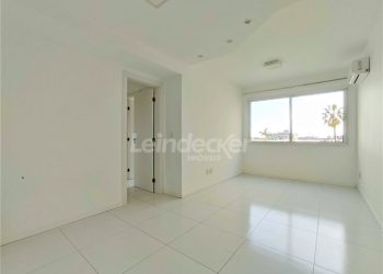 Apartamento para alugar com 56m², 2 dormitórios, 1 vaga no bairro Floresta em Porto Alegre